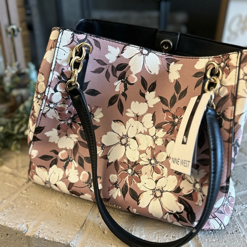 NWT- NINE WEST “ Brynn” shoulder bag